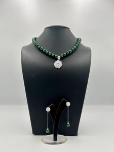 The Moss Green Pearl Sunflower Necklace
