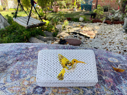 Handmade yarn wallet – Mini Hummingbird beaded